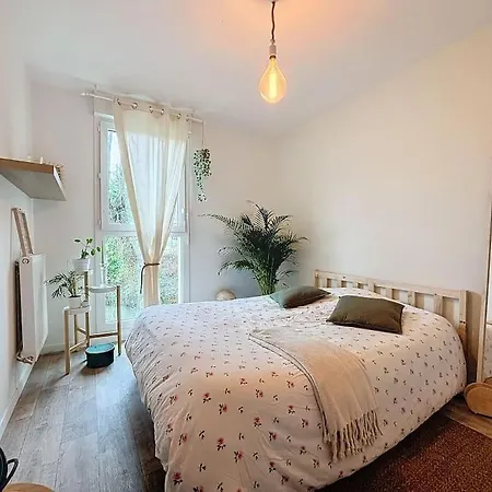 Holiday home Soul Harmony Rouen Maison Neuve Terrasse Parking Riviere Proche Docks, Kindarena