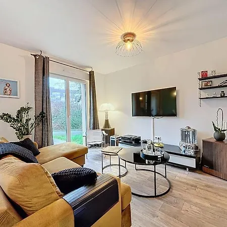 Holiday home Soul Harmony Rouen Maison Neuve Terrasse Parking Riviere Proche Docks, Kindarena *